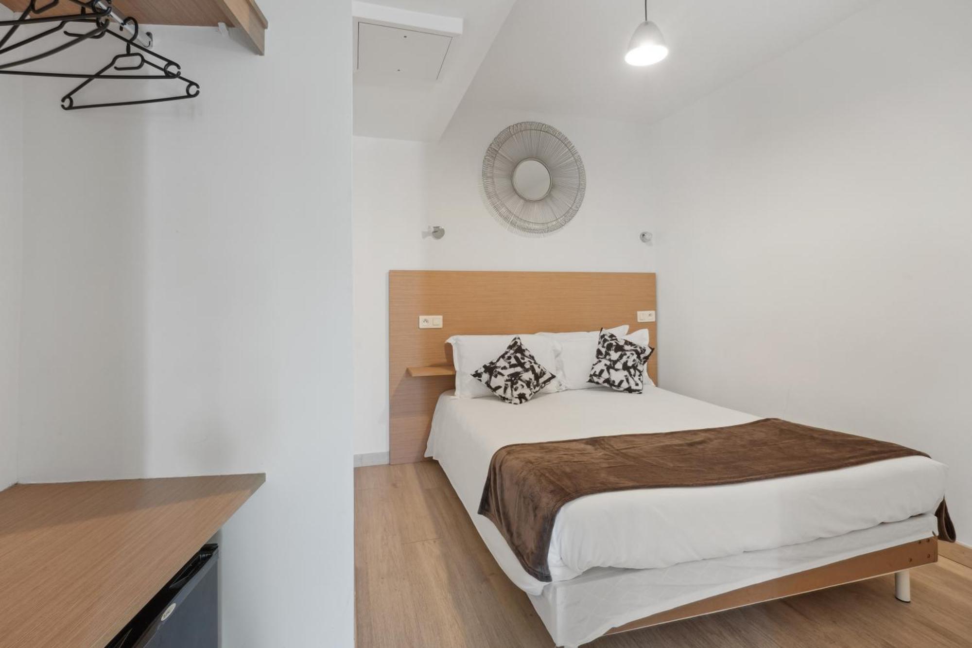 Hotel Le National Clichy Paris Dış mekan fotoğraf