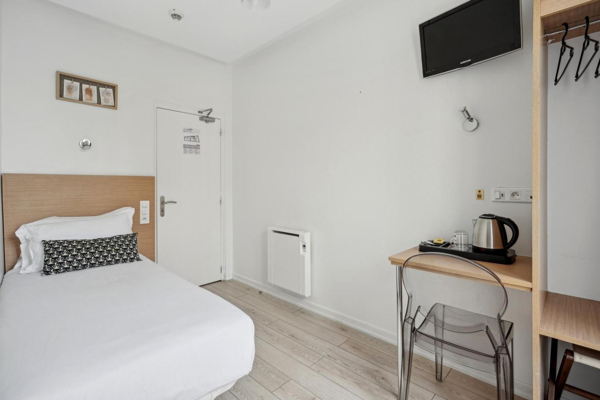 Hotel Le National Clichy Paris Dış mekan fotoğraf
