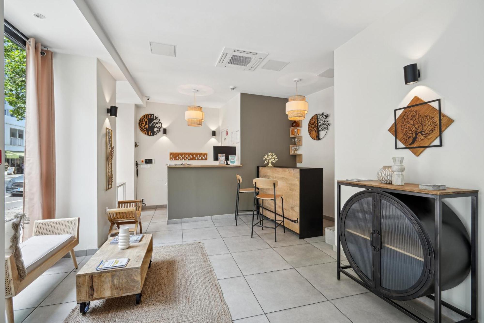 Hotel Le National Clichy Paris Dış mekan fotoğraf