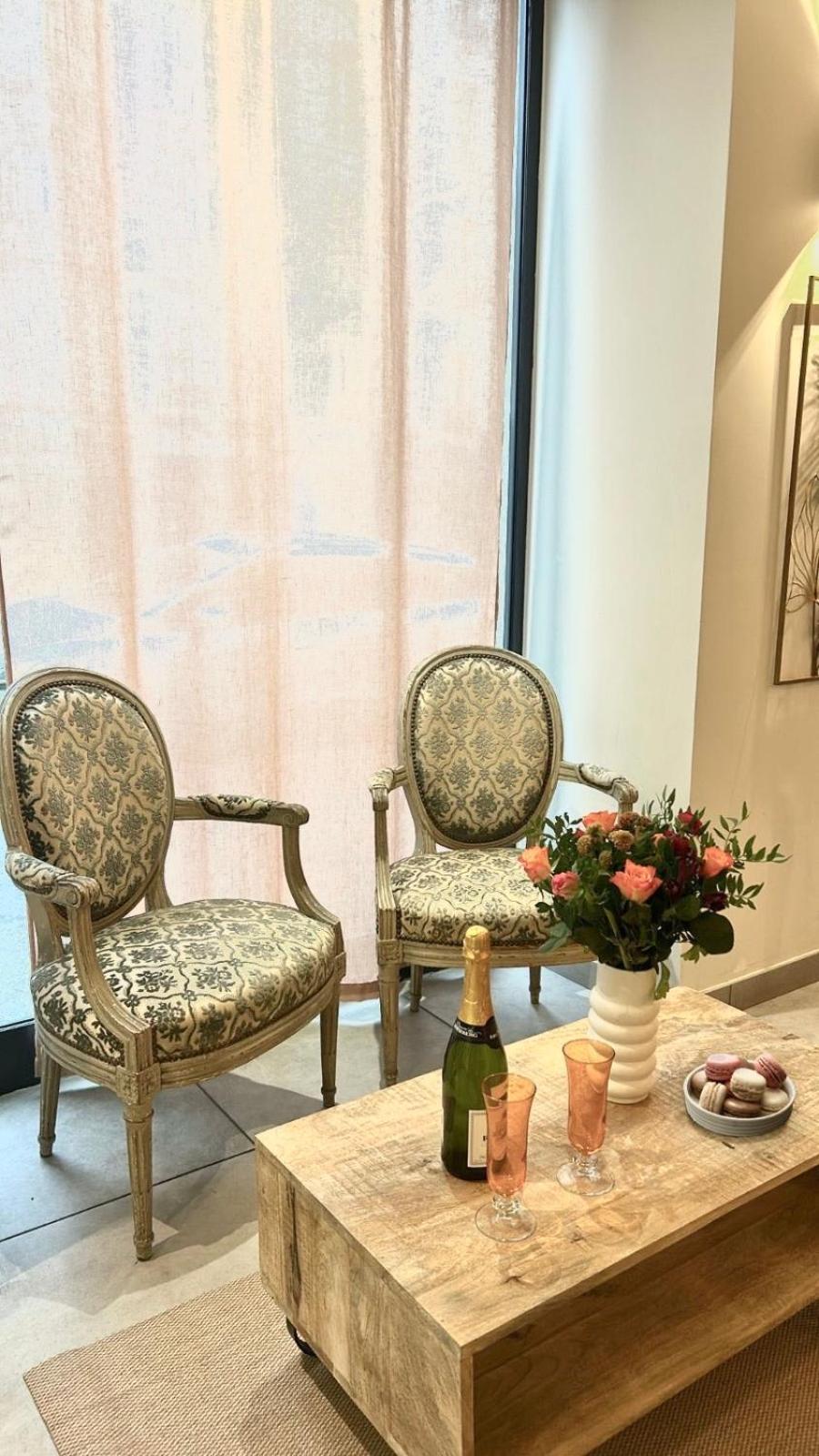 Hotel Le National Clichy Paris Dış mekan fotoğraf